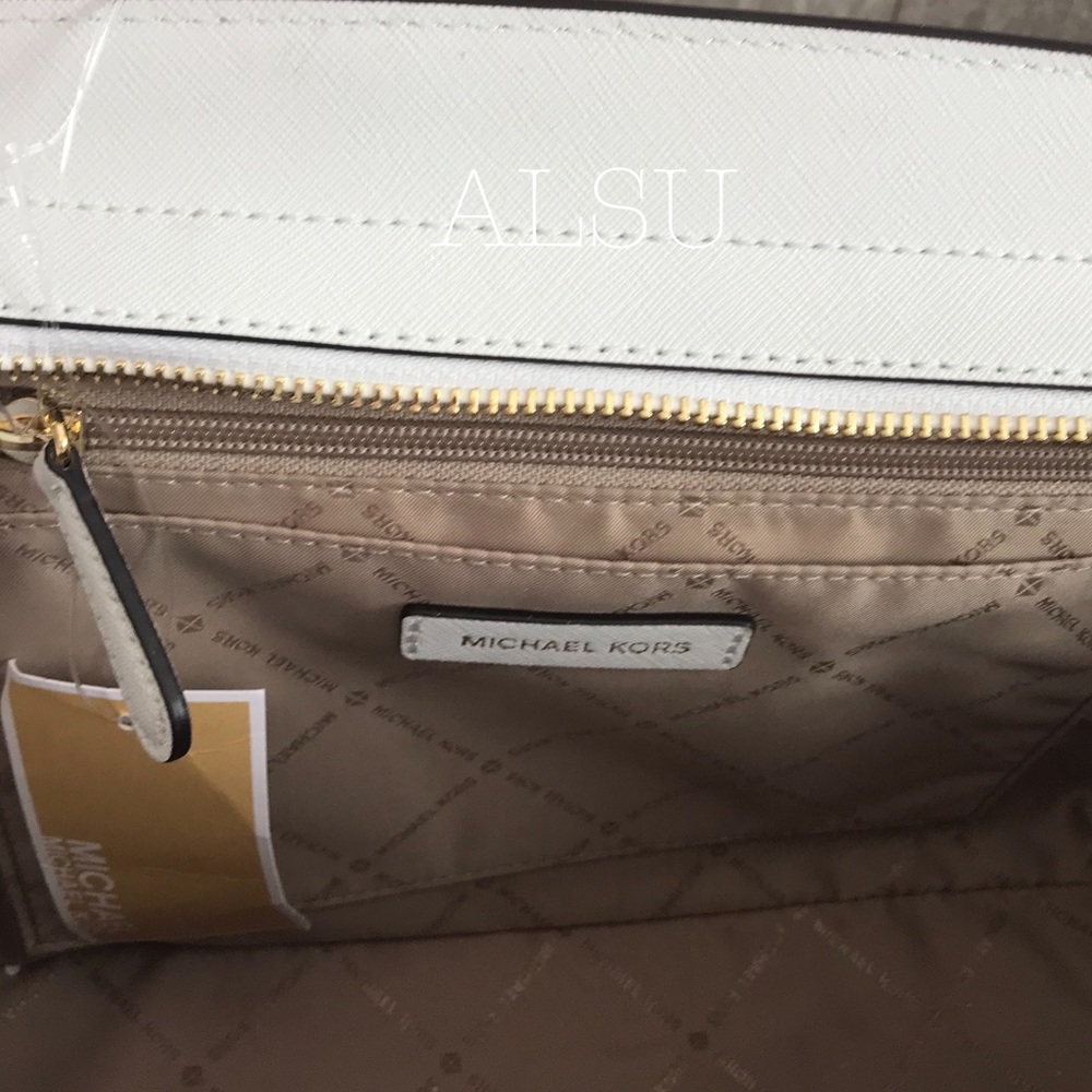 Michael Kors Selma Med TZ Satchel Optic White Gold - Picture 6 of 8